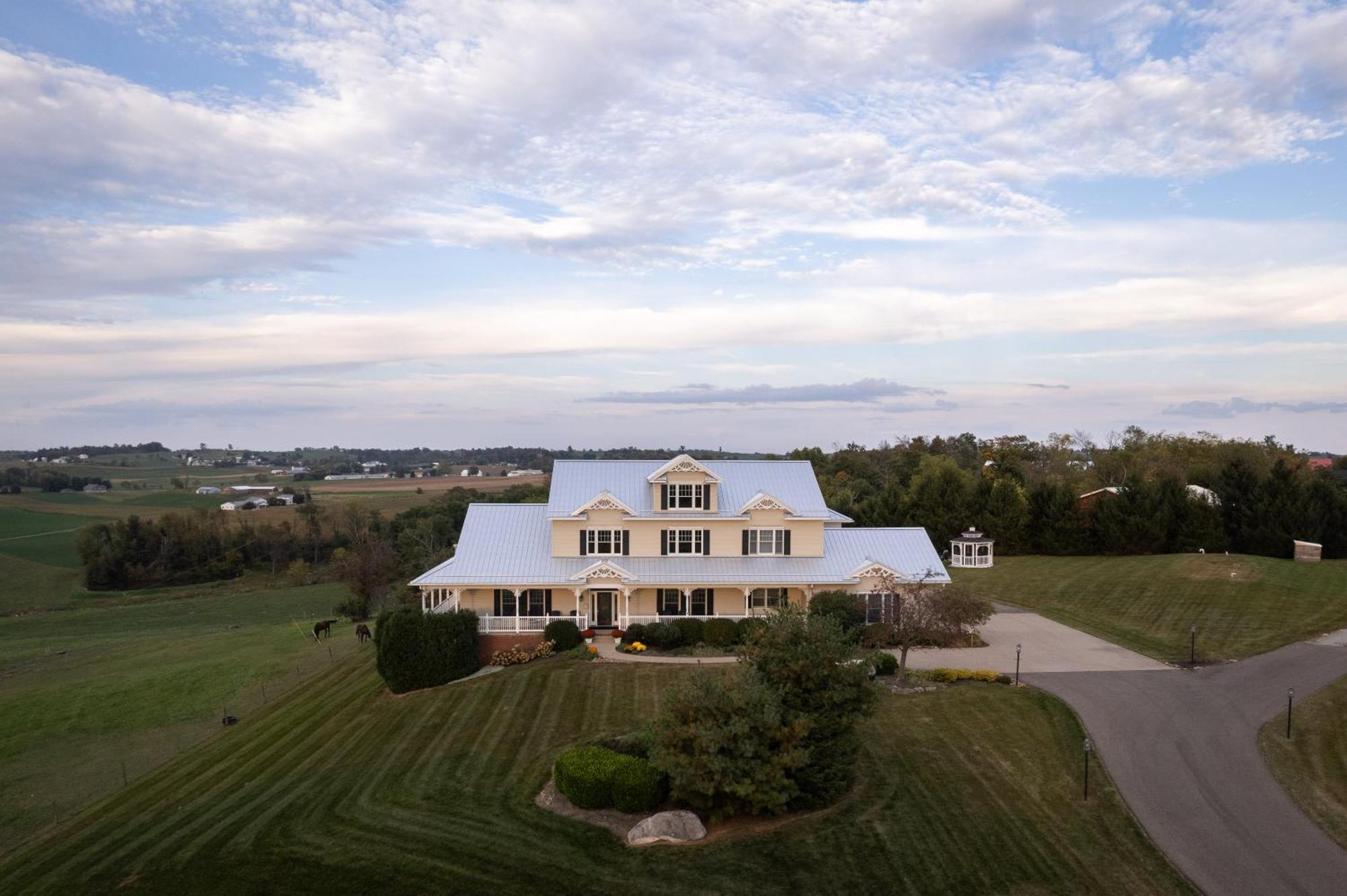 Hillside Villa Ohio 밀러스버그 외부 사진